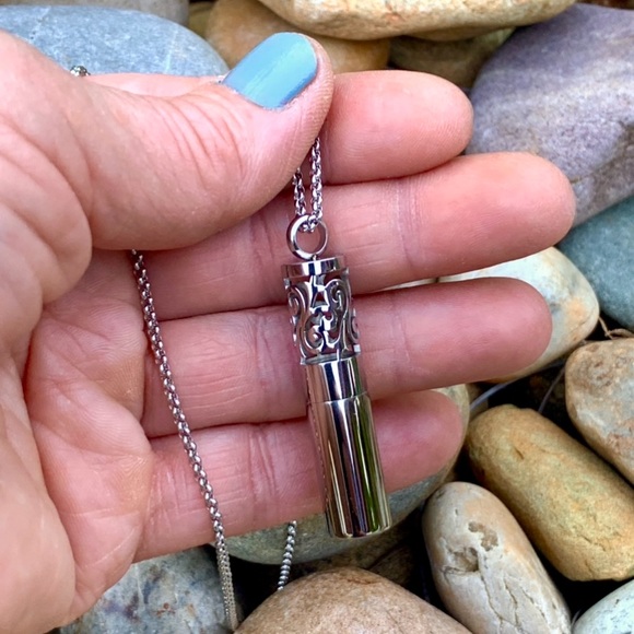 Anti-anxiety Aromatherapy Stainless Steel Cylinder Pendant - Picture 2 of 3
